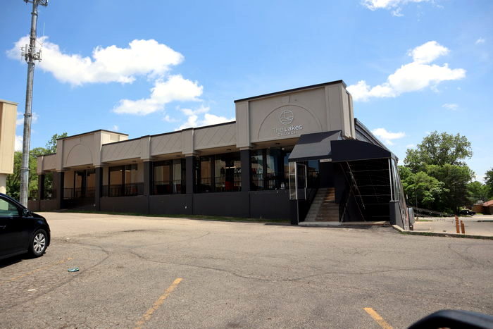 Union Lake Twin Cinemas - June 16 2022 Photo (newer photo)
